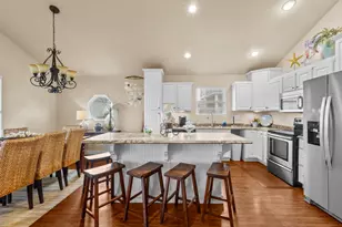 2910 Shady Ln, Crystal Beach, TX 77650 - Photo 10