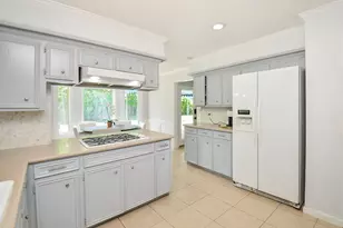 11302 Burgoyne Dr, Houston, TX 77077 - Photo 10