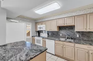 6425 Olympia Dr, Houston, TX 77057 - Photo 8