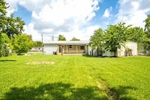5410 Carriage Trails Dr, Baytown, TX 77523 - Photo 6