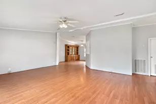 5410 Carriage Trails Dr, Baytown, TX 77523 - Photo 8