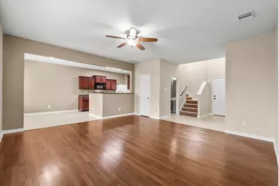 322 Shoshone Ridge Drive, La Marque, TX 77568 - Photo 4