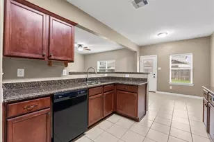 322 Shoshone Ridge Dr, La Marque, TX 77568 - Photo 14