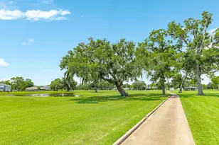 2320 Shalmar Dr, West Columbia, TX 77486 - Photo 10