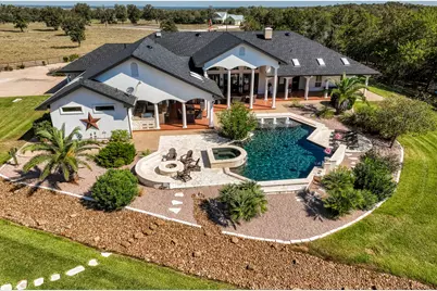 547 Powder Ridge, Luling, TX 78648 - Photo 1