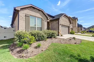 10239 Bayou Oaks Dr, Conroe, TX 77385 - Photo 2