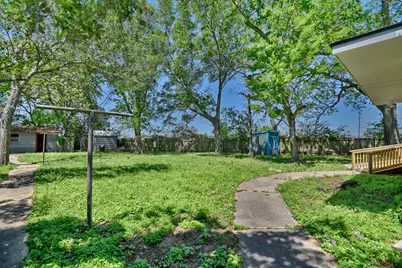 415 Silliman Street, Sealy, TX 77474 - Photo 38