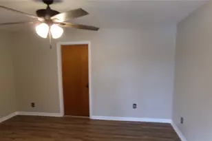 211 W Sherman St, Livingston, TX 77351 - Photo 20