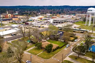 211 W Sherman St, Livingston, TX 77351 - Photo 16