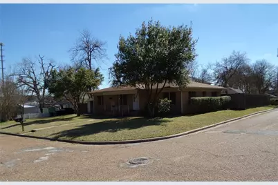 211 W Sherman Street, Livingston, TX 77351 - Photo 1