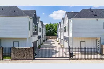 412 Neyland Street #C, Houston, TX 77022 - Photo 2