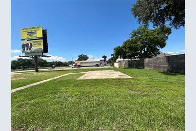 2402 Nall Street, Port Neches, TX 77651 - Photo 2