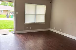 5631 Groveton St, Houston, TX 77033 - Photo 2