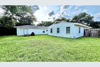 321 20th Avenue N, Texas City, TX 77590 - Photo 34