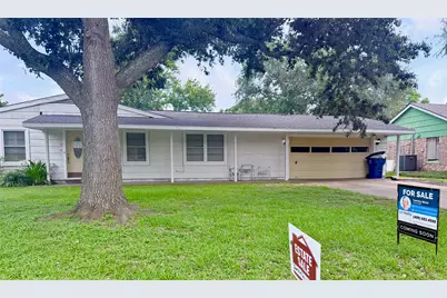 321 20th Avenue N, Texas City, TX 77590 - Photo 1
