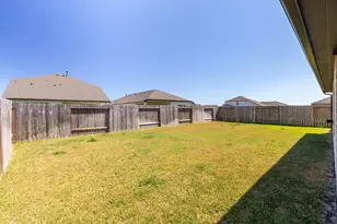 933 Neches Ln, Dayton, TX 77535 - Photo 22