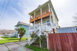 2723 Postoffice, Galveston, TX 77550 - Photo 2