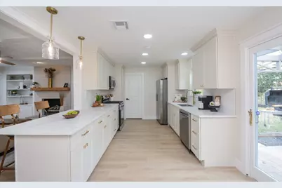 2515 Briarpark Drive, Houston, TX 77042 - Photo 4