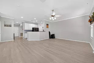 3655 Royal Royce Dr, Houston, TX 77042 - Photo 10