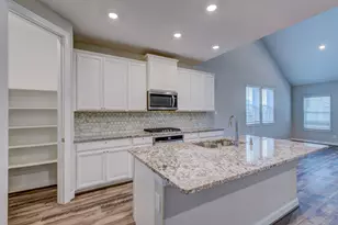 2008 Glenwick Manor Ln, Pearland, TX 77089 - Photo 10