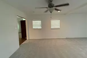 5651 Lyndhurst Dr, Houston, TX 77033 - Photo 8
