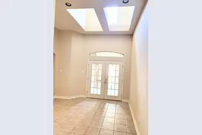 10327 Earlington Manor Drive, Spring, TX 77379 - Photo 12