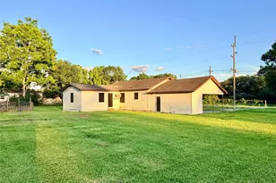3723 Beaumont Ave, Liberty, TX 77575 - Photo 16