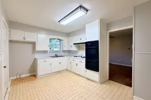3723 Beaumont Ave, Liberty, TX 77575 - Photo 4