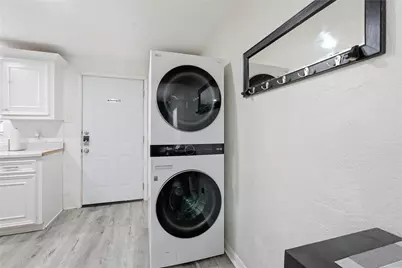 2620 Delafield Street #C, Houston, TX 77023 - Photo 6