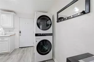 2620 Delafield St, Houston, TX 77023 - Photo 6