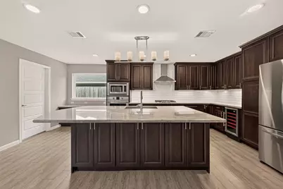 5007 Forest Nook Court, Houston, TX 77018 - Photo 2