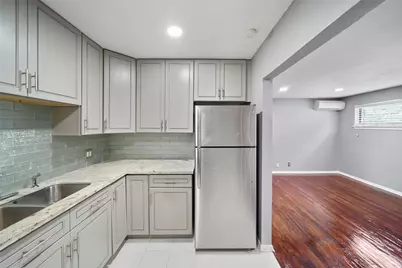 311 Hawthorne Street #1, Houston, TX 77006 - Photo 8