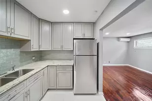 311 Hawthorne St, Houston, TX 77006 - Photo 8