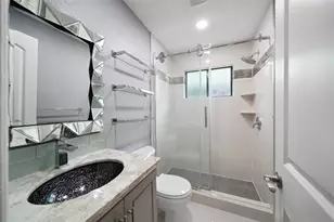 311 Hawthorne St, Houston, TX 77006 - Photo 14