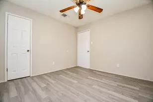 1302 Brookmeade Ct, Deer Park, TX 77536 - Photo 16