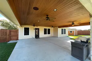 2102 Pickwick Pines Dr Ct, Humble, TX 77396 - Photo 40