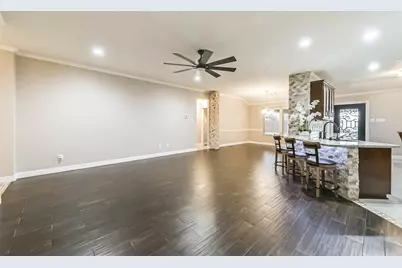 2102 Pickwick Pines Dr Court, Humble, TX 77396 - Photo 12