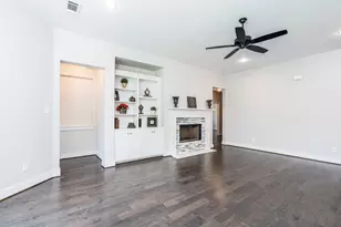 4601 Hummingbird St, Houston, TX 77035 - Photo 8