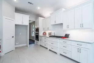 4601 Hummingbird St, Houston, TX 77035 - Photo 12