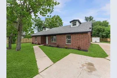423 Masterson Street, Arcola, TX 77583 - Photo 2