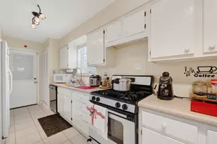 9634 Windswept Ln, Houston, TX 77063 - Photo 16