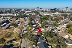 9634 Windswept Ln, Houston, TX 77063 - Photo 44