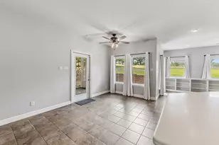 501 Cherry Hills Dr, Huntsville, TX 77340 - Photo 10