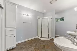 501 Cherry Hills Dr, Huntsville, TX 77340 - Photo 18