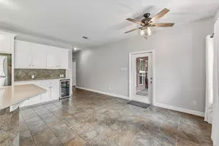 501 Cherry Hills Dr, Huntsville, TX 77340 - Photo 8