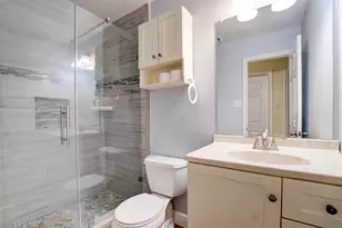 11840 Spring Grove Dr, Houston, TX 77099 - Photo 12