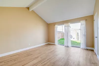 11840 Spring Grove Drive, Houston, TX 77099 - Photo 14