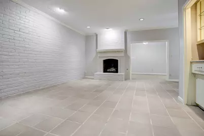 1412 Walnut Bend Lane #19, Houston, TX 77042 - Photo 2