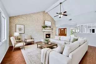 3415 W Creek Club Dr, Missouri City, TX 77459 - Photo 4