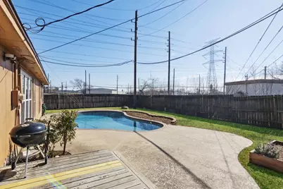 10110 El Chaco Street, Baytown, TX 77521 - Photo 24